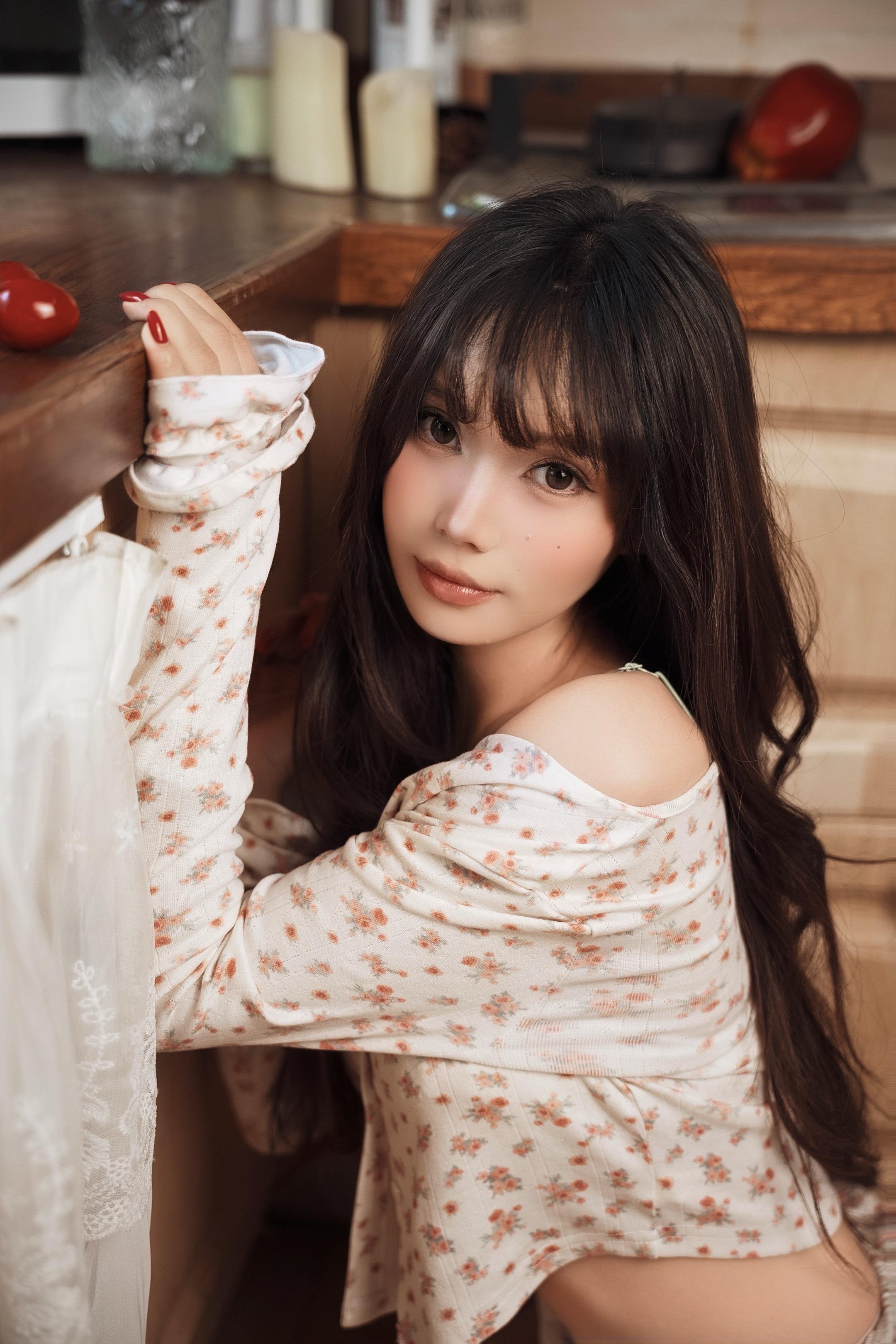 谁能拒绝一组居家氛围感纯欲少女~靠近一点，会心动哦❤️
