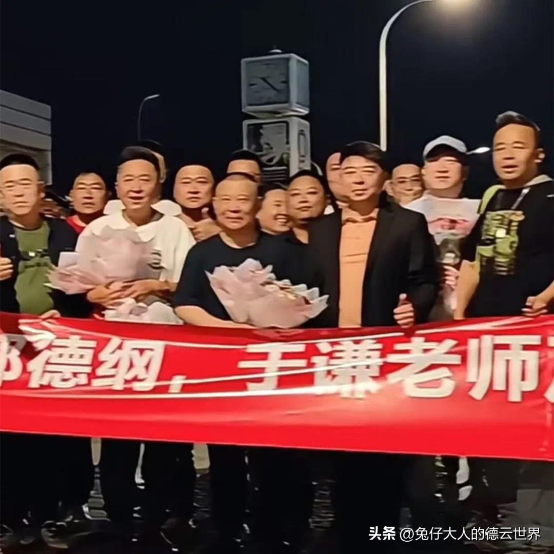 德云社世界巡演正在进行，到国外说相声，有外国人看吗？不还是说给中国人听吗？
国外