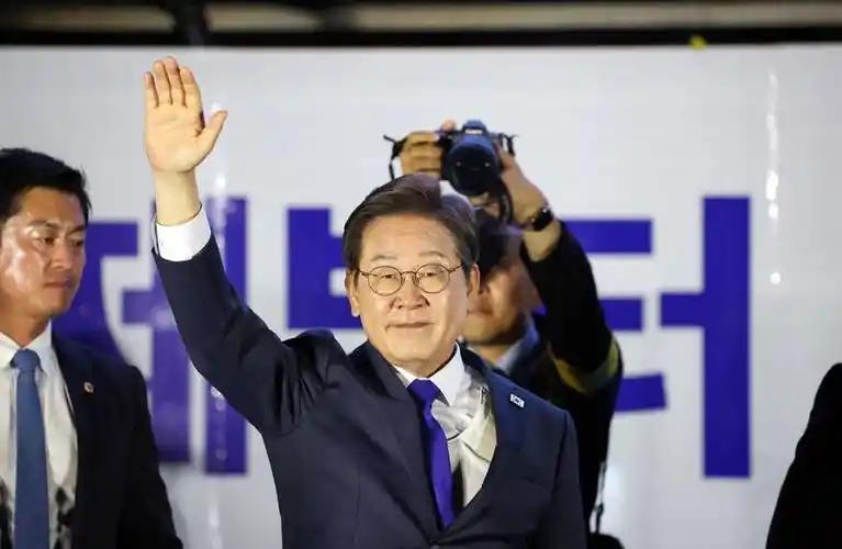 李在明开始妥协了！9月21日，这位韩国新总统终于认清一个残酷现实：如果再不“弃车