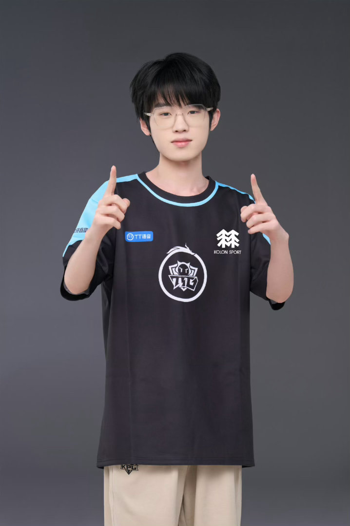 【P言P语】小🦔今天可能会采访到和大家有什么想问的可以留言告诉小🦔哦～ 