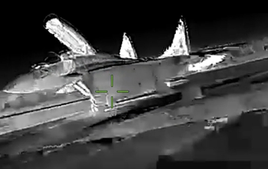 【#乌称用无人机摧毁俄罗斯一战机#】据乌克兰“RBC.UA”新闻网等媒体报道，乌