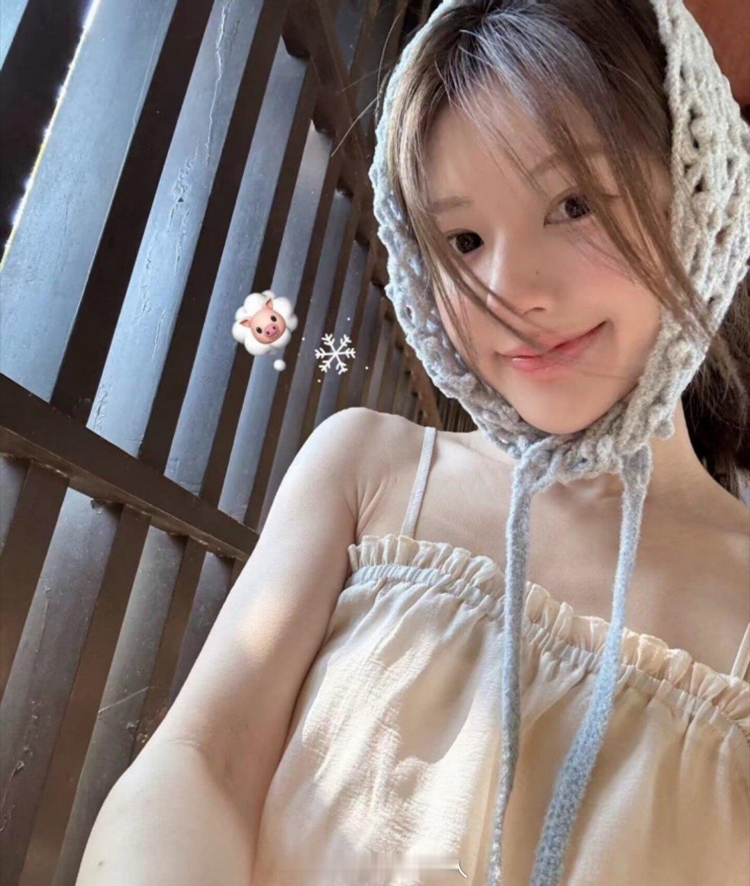 赵露思19个字里面写错了两个被审判了，但素鲜羊鱼也不像不会啊，是不是太久不写字忘