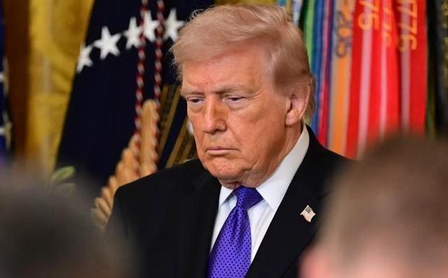 特朗普又赢了！伊朗把石油断供了，中国就不能掌控世界了，可霍尔木兹海峡被封锁之后，