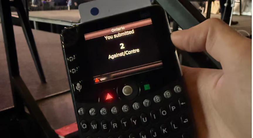 据CBC报道，在不久前结束的大会上，加拿大保守党以压倒多数支持在犯罪问题上采取更