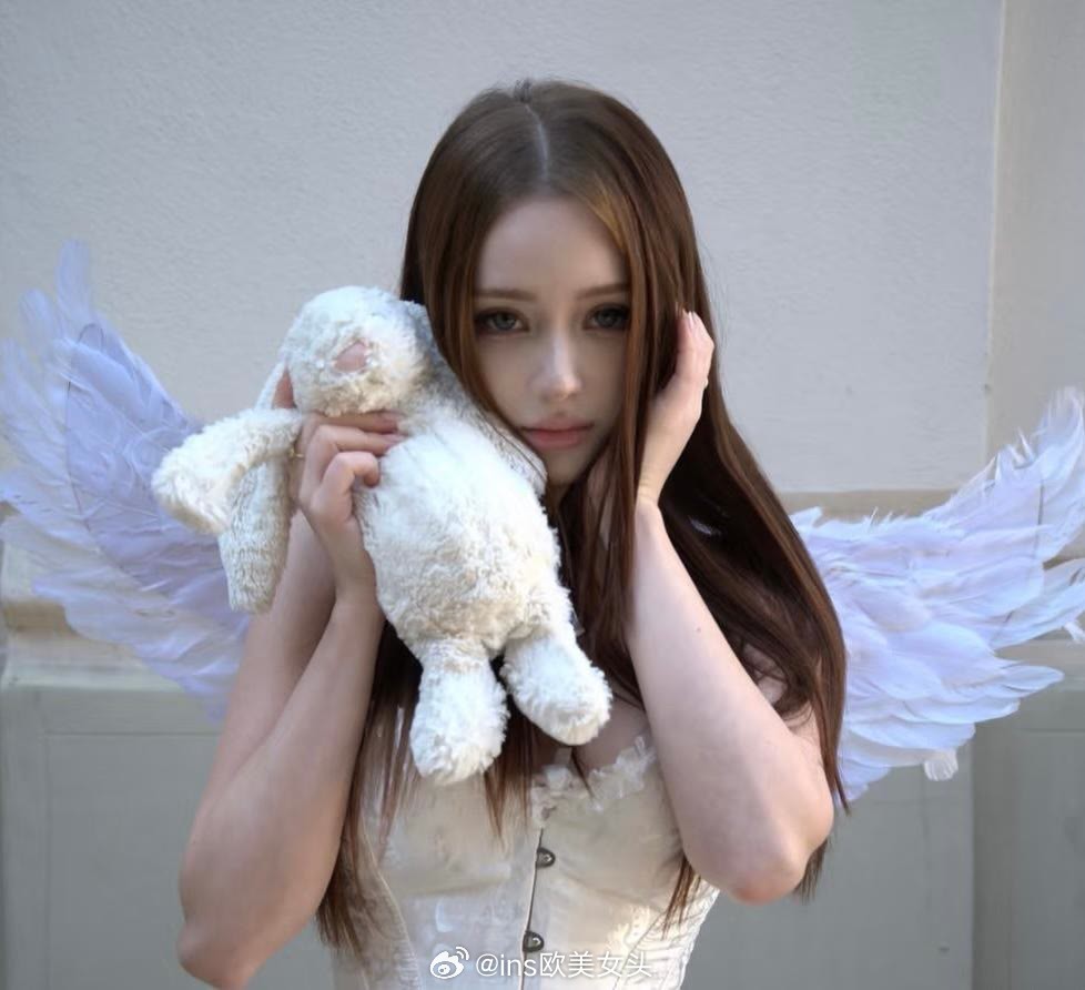 克制和自省是比欲望更加疯狂的东西ins欧美女头女生头像欧美欧美女头欧美头像优质头