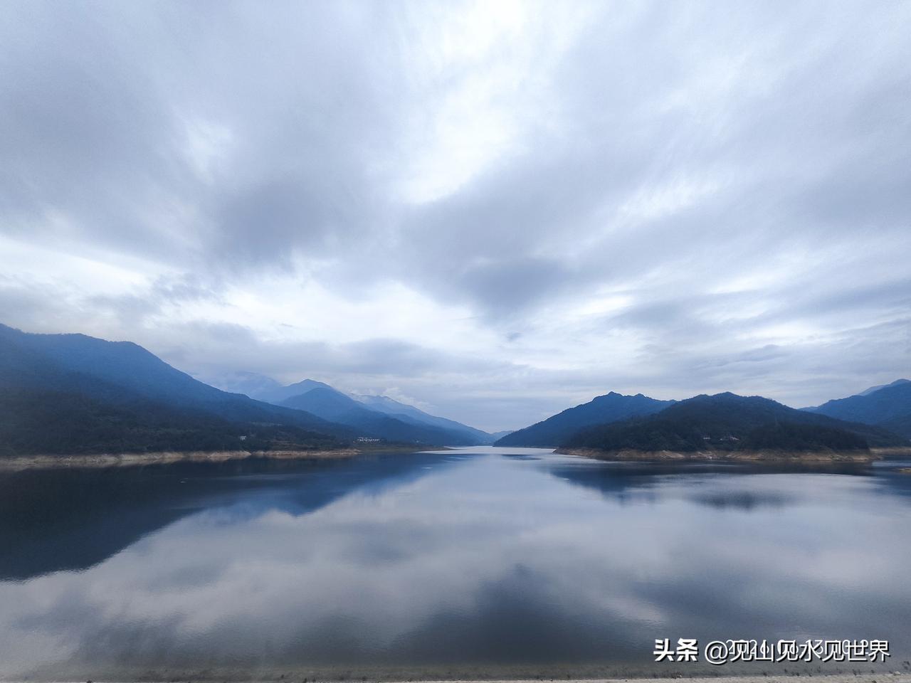 中年以后，别让“体面”拖垮你
老李四十多岁那年，终于当上了部门经理。消息传开，亲