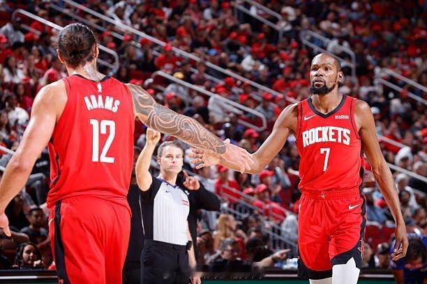 好的生活状态，不是仰望别人，而是把自己活成一道风景。晚安🚀