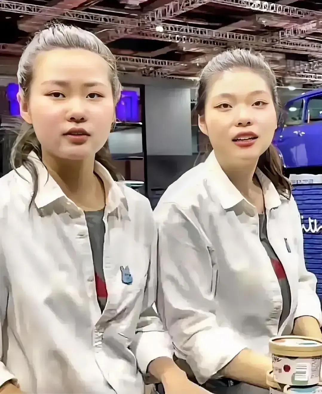 现在的网暴太可怕了，请大家放过这两个小姑娘吧，她们刚从学校出来，20出头的年纪涉