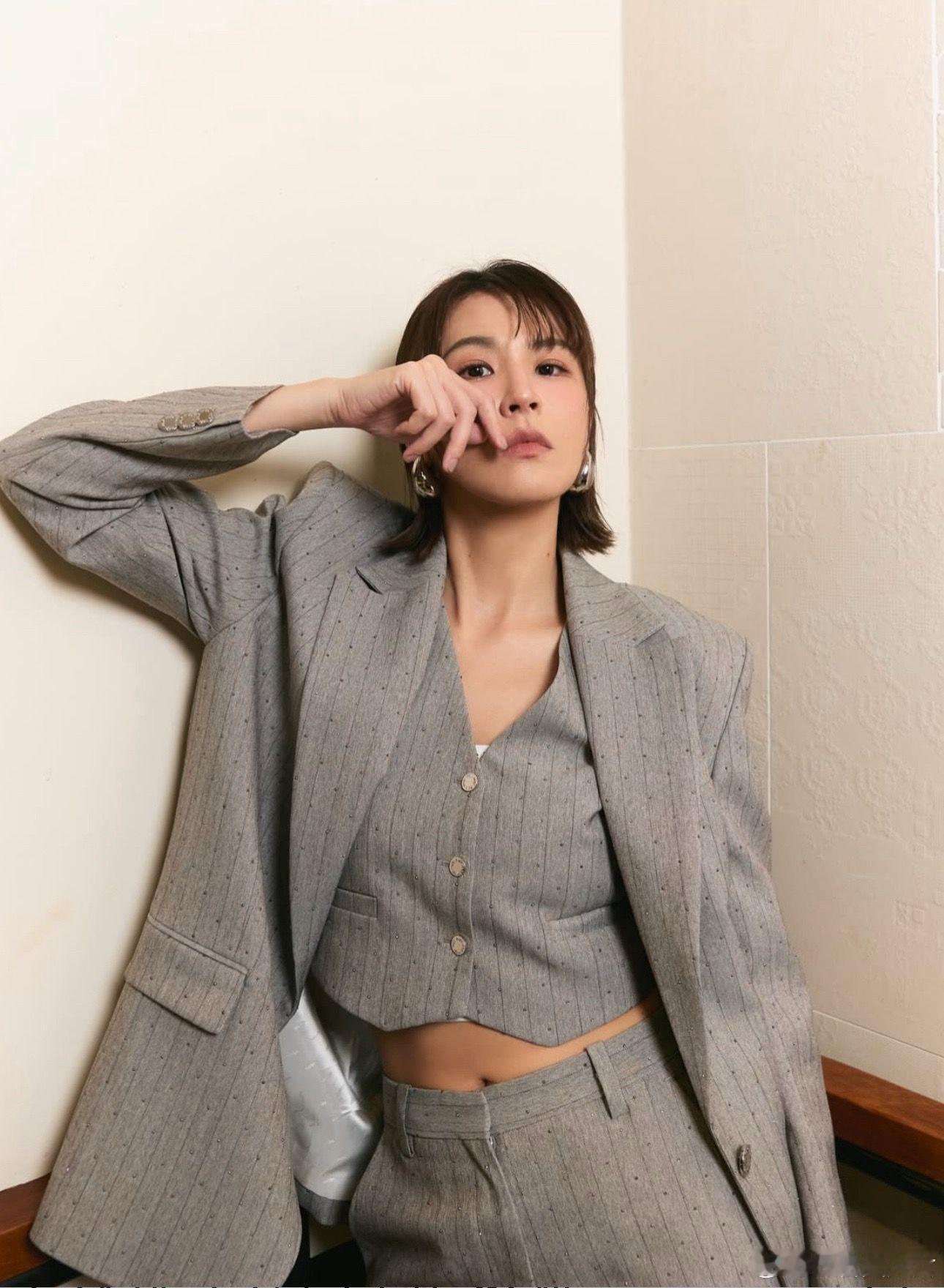 张月曾沛慈徐梦洁直拍榜TOP3✨ 《乘风2026》直拍三强锁定！情怀拉满的曾沛慈