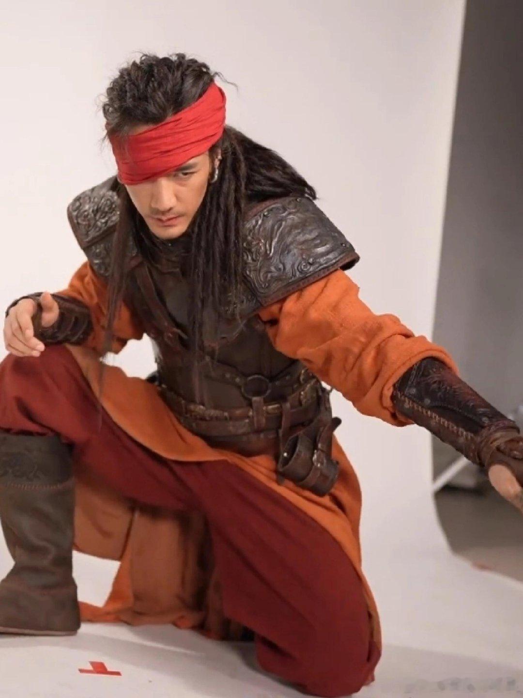 和伊玄自律可汗的一天 找婆娘自律可汗醒来只想婆娘，见面狂喜，被打还偷乐，沙尘暴都