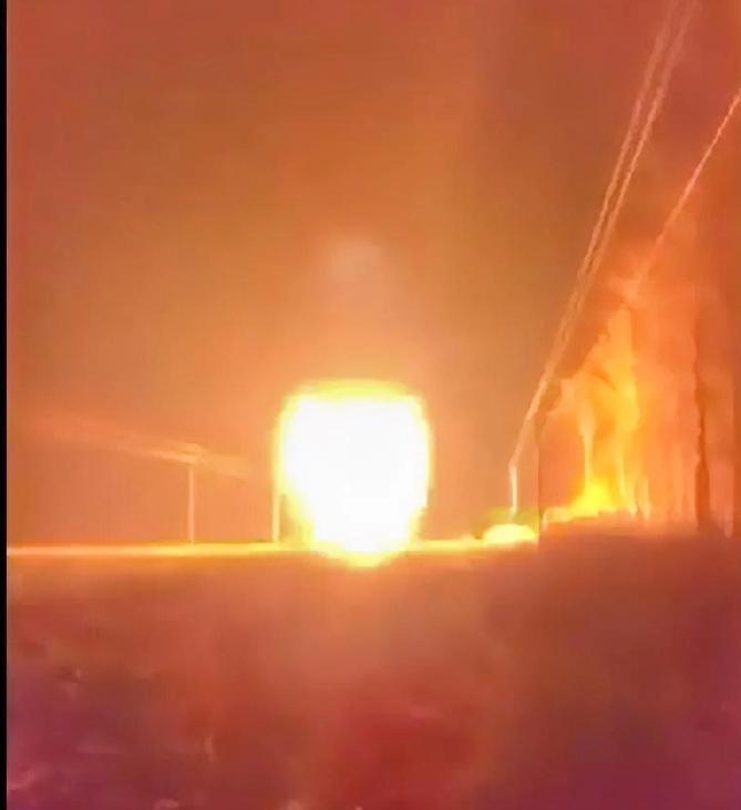 据乌克兰情报部门报告,俄
罗斯“友谊”输油管道再次遭
到袭击,此次袭击地点位于