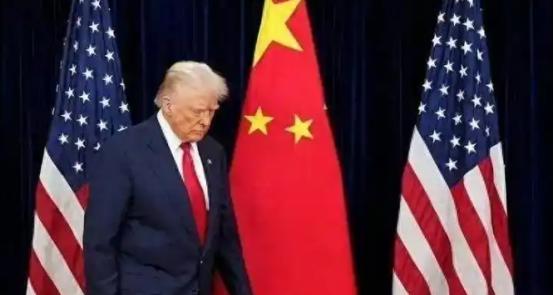 特朗普还没到北京，C-17“环球霸王”运输机已经来回飞了好几趟。不少人纳闷：不就
