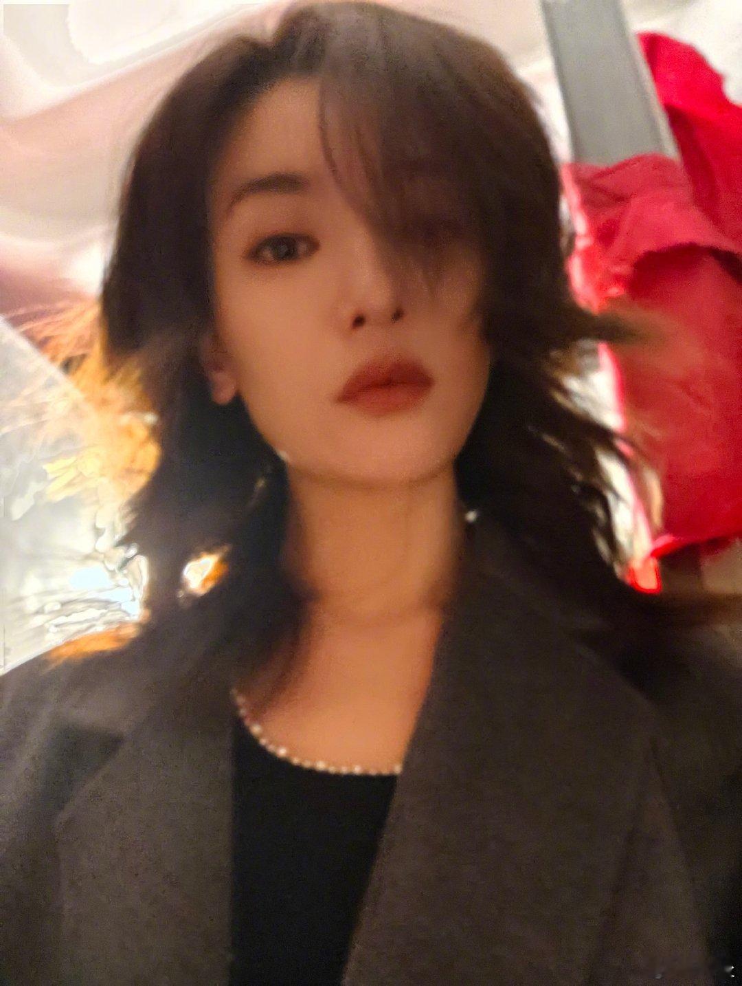 李晟十日终焉章晨泽贴脸度又帅又飒的李晟谁不爱！对照小说章晨泽人设，从外形到气场都