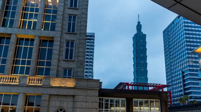 有时候你不得不感叹，某些国家在国际政治舞台上的“演技”确实令人叹为观止。最近一段