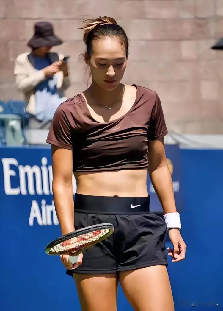 实话实说，郑钦文，除了长相一般，其他方面基本上完美，身高1米78，对女生来说，是