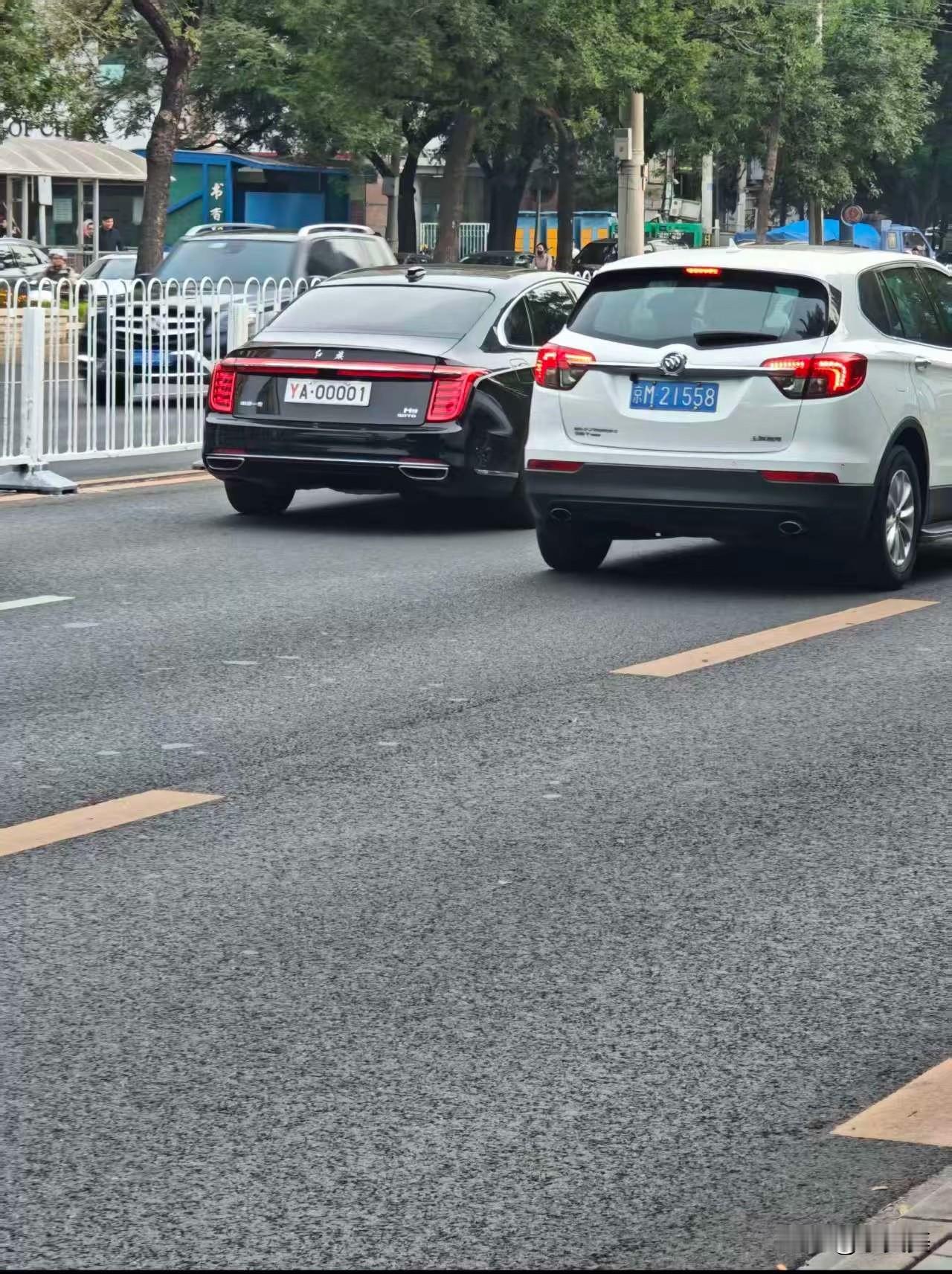 不懂就问，我亲戚家这辆车是什么人士开的？我想在俺们村开个小卖部可以去找他吗？