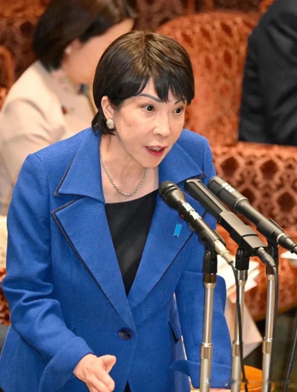 近日，日本富士周刊做了一份关于高市早苗挑衅言论的民意调查，共设置了如下4个选项：