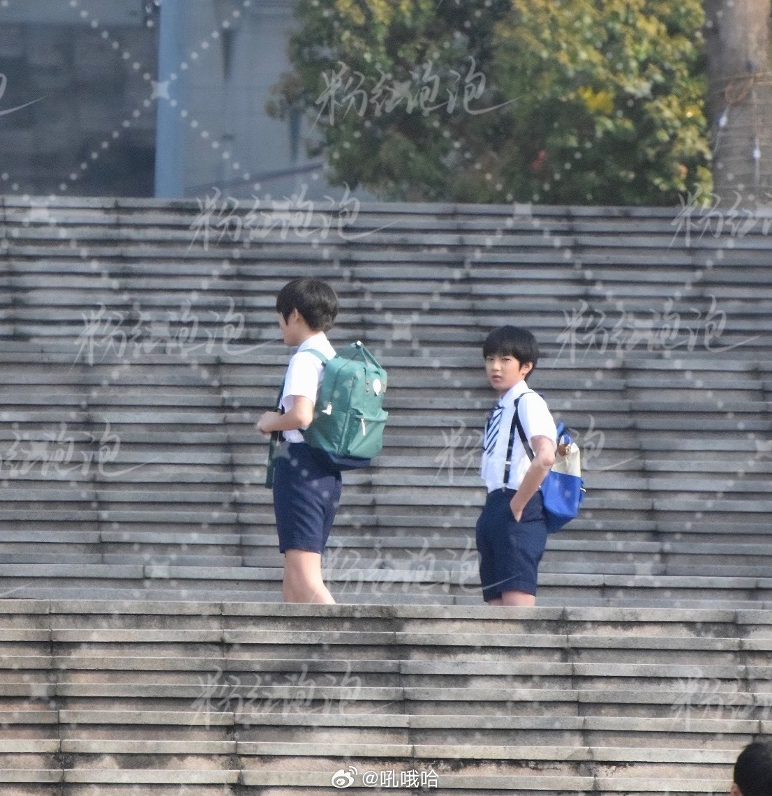 “那你不要扔下我啊”这俩小豆丁咋这么可爱呢 ​​​