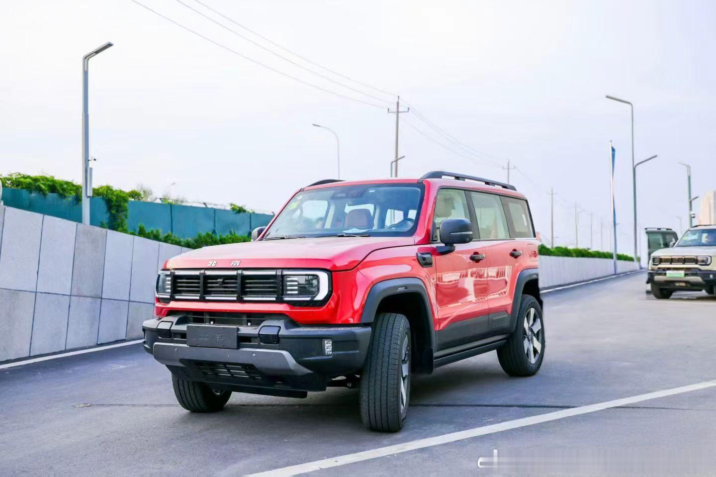 【北京越野BJ40增程长续航版上市，官方指导价为17.98至20.98万元，焕新