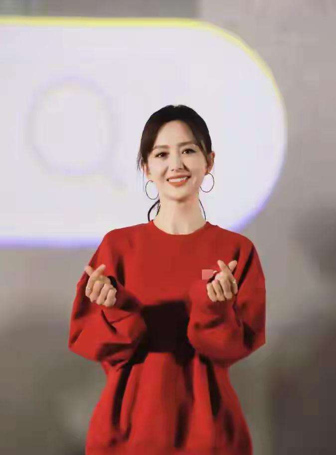 离婚后的佟丽娅，依旧保持非常漂亮