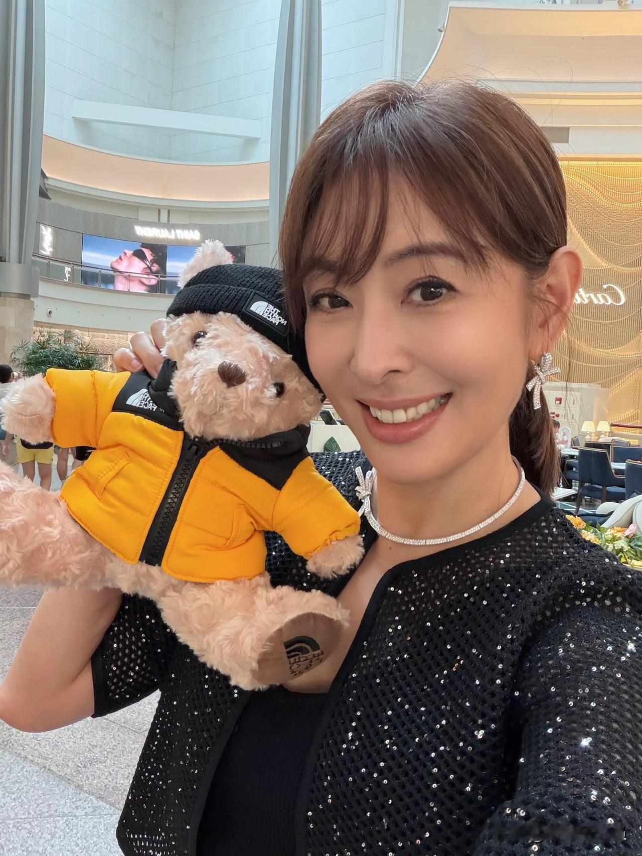 台北101董事长贾永婕任期将到  谈续任表示：“美女都是要被追求的”！

上任两