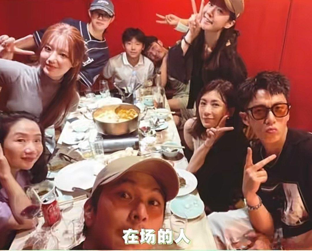 叶舒华恋情我才知道叶舒华和柯震东谈恋爱了不得不说叶舒华简直就是我女神 又白又美呜