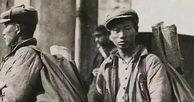 1917年，大批山东汉子被骗到法国挖煤，到了才知道不是挖煤，而是干苦力，但出乎意
