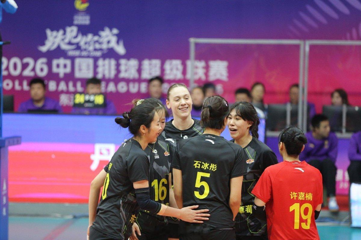 排超今天三场比赛，江苏女排3比1北京女排，山东女排3比0福建女排，云南女排3比0