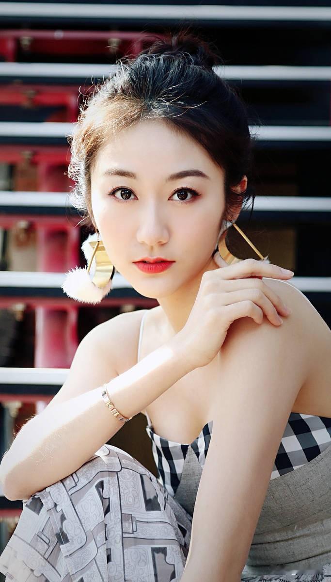 《不期而遇的生活》，张曼娅这人总干些让人想不到的事儿。姐姐李匆匆和姐夫肖克明的关