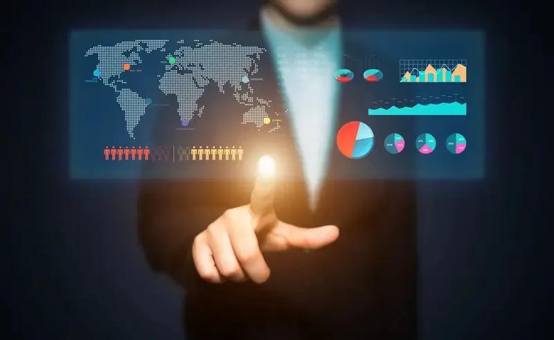 如今俄罗斯卷入的这场战争呈现出持久化态势，战争形式和世界格局都在被重新塑造。从世