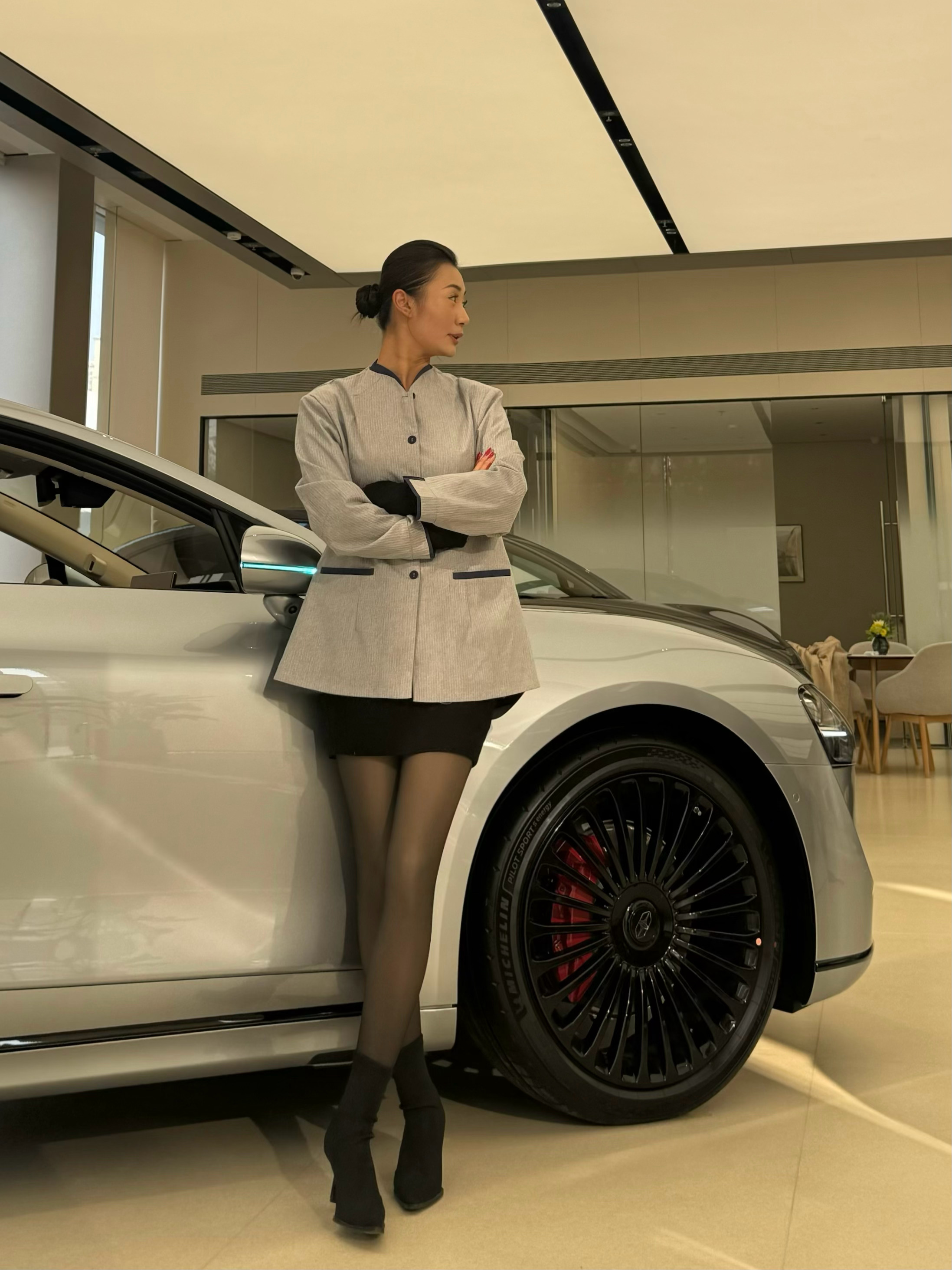 鸿蒙智行·女保洁 ​​​