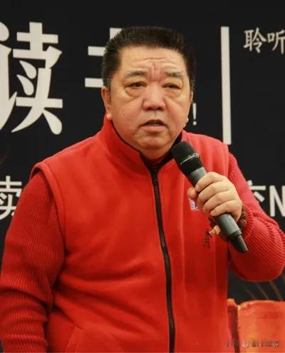 相声演员，孟凡贵说，我年轻的时候当过兵，是真正在部队里摸爬滚打锤炼过的，我记得那