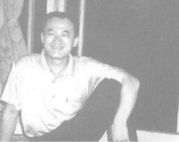 “我只是开了个玩笑！”2002年，广西桂林一名女护士，从背后拿针管刺向一名男医生