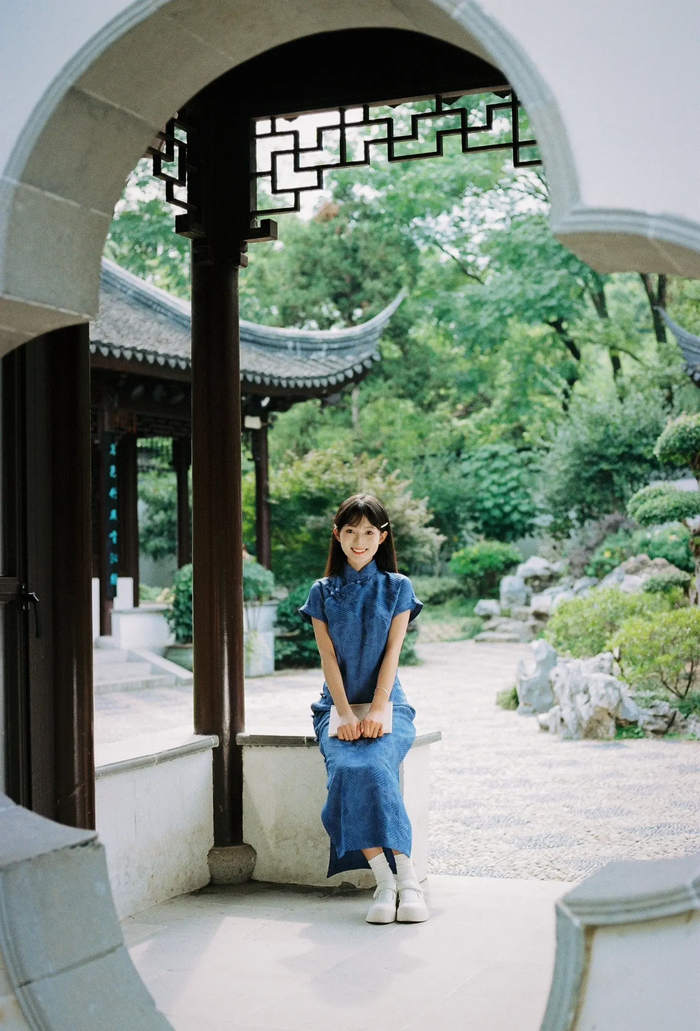 “还请姑娘休恋逝水，早悟兰因”