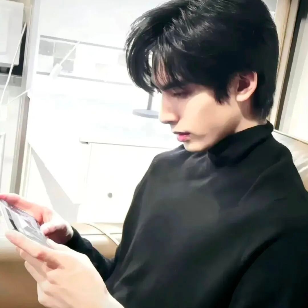 精选优质的男明星头像分享𝑺𝒉𝒂𝒓𝒆·头像丨𝑾𝒆𝑪𝒉𝒂𝒕·明