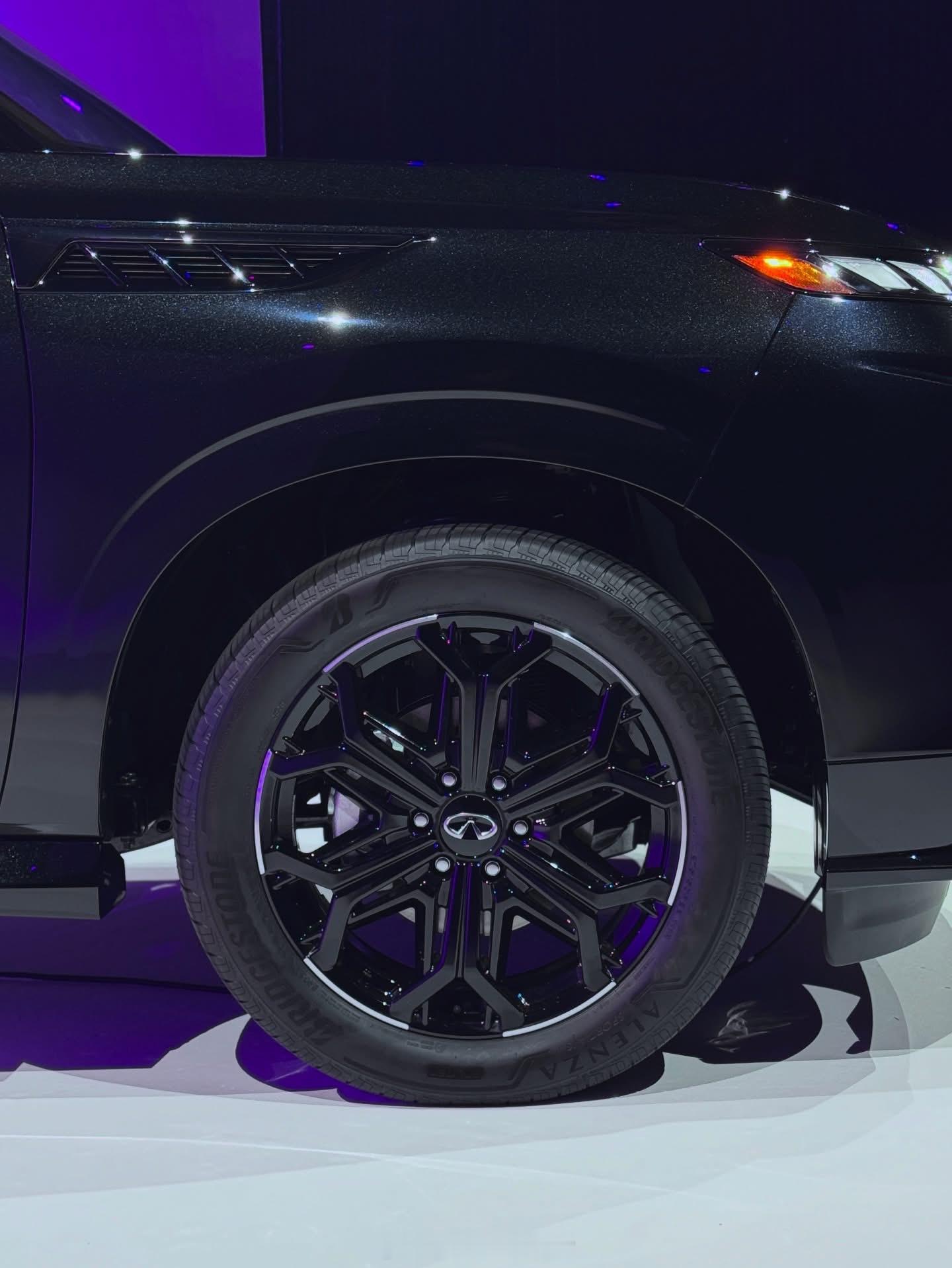 🖤🖤🖤全尺寸巨型黑武士🖤🖤🖤全新英菲尼迪QX80 Sport[哆啦A