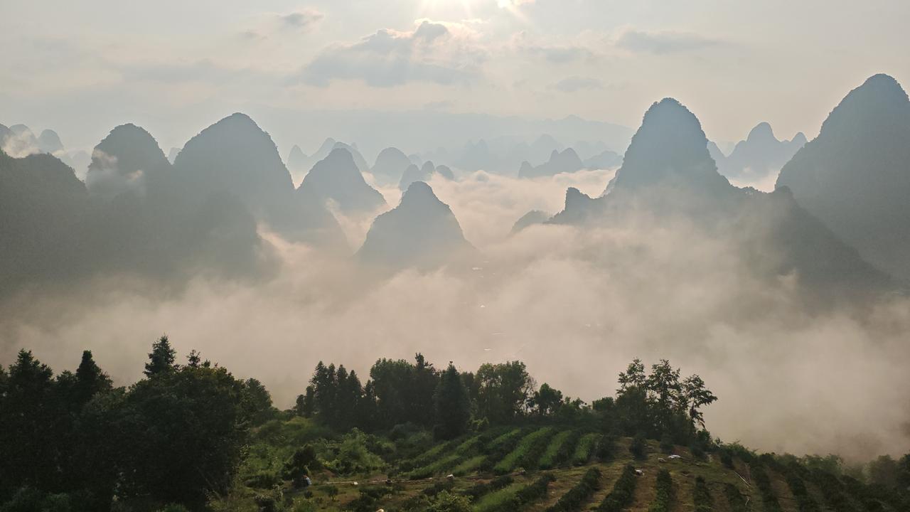 见过云雾缭绕的美景吗?大美阳朔：大岭头云海晨曦