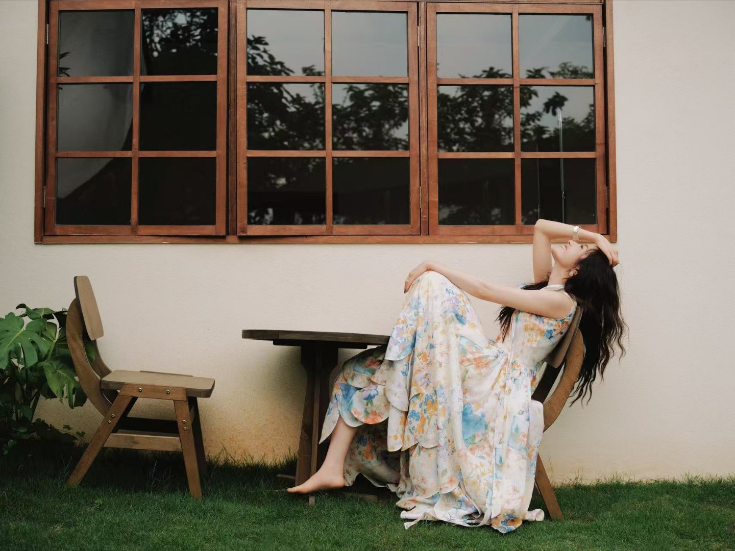 原相机下的李兰迪 李兰迪生图太能打了！原相机镜头下五官精致又舒展，皮肤细腻透亮，