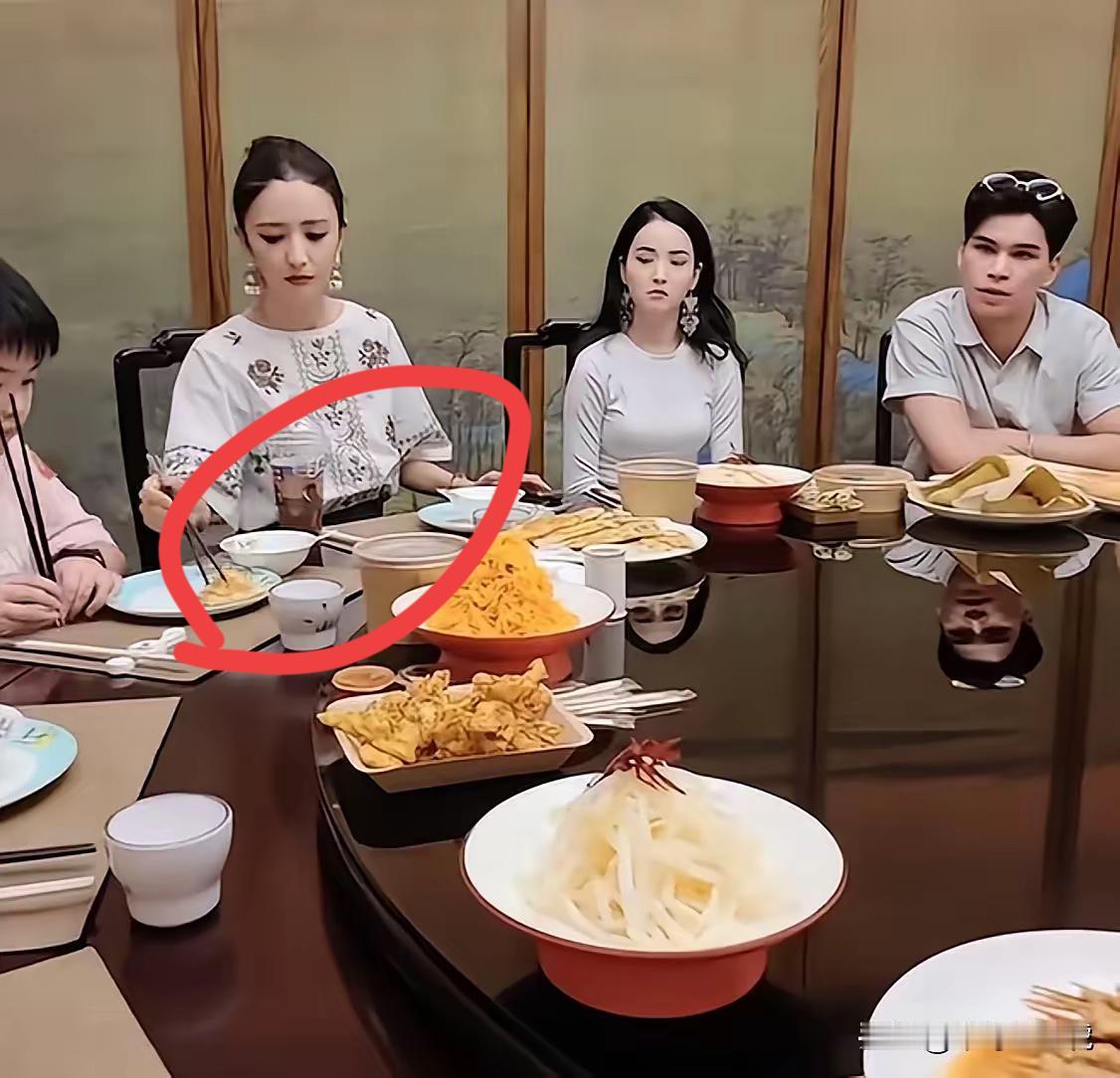 佟丽娅吃的是什么