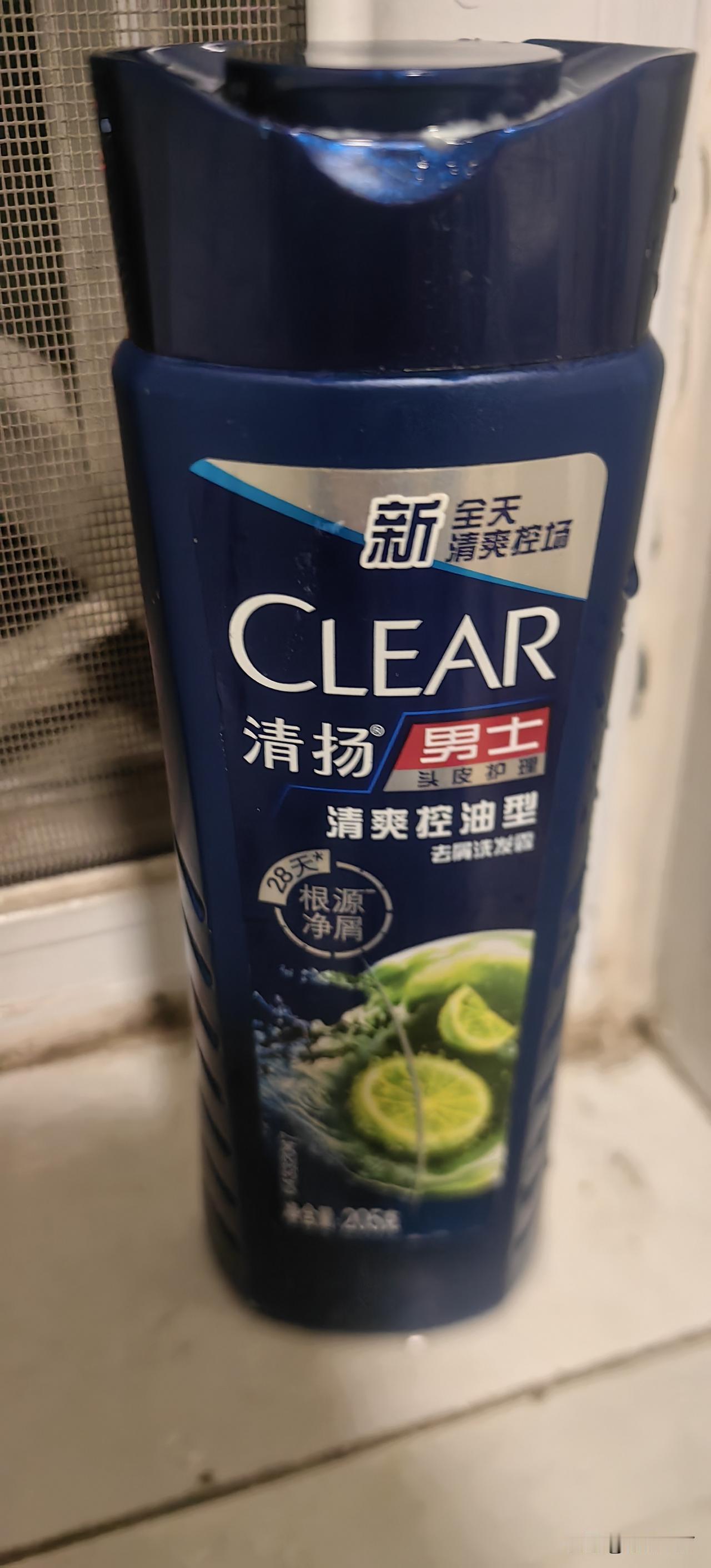 男士到底用哪种洗发液才不会产生很多头屑？长时间用的是这两种，感觉都不行，洗头后不