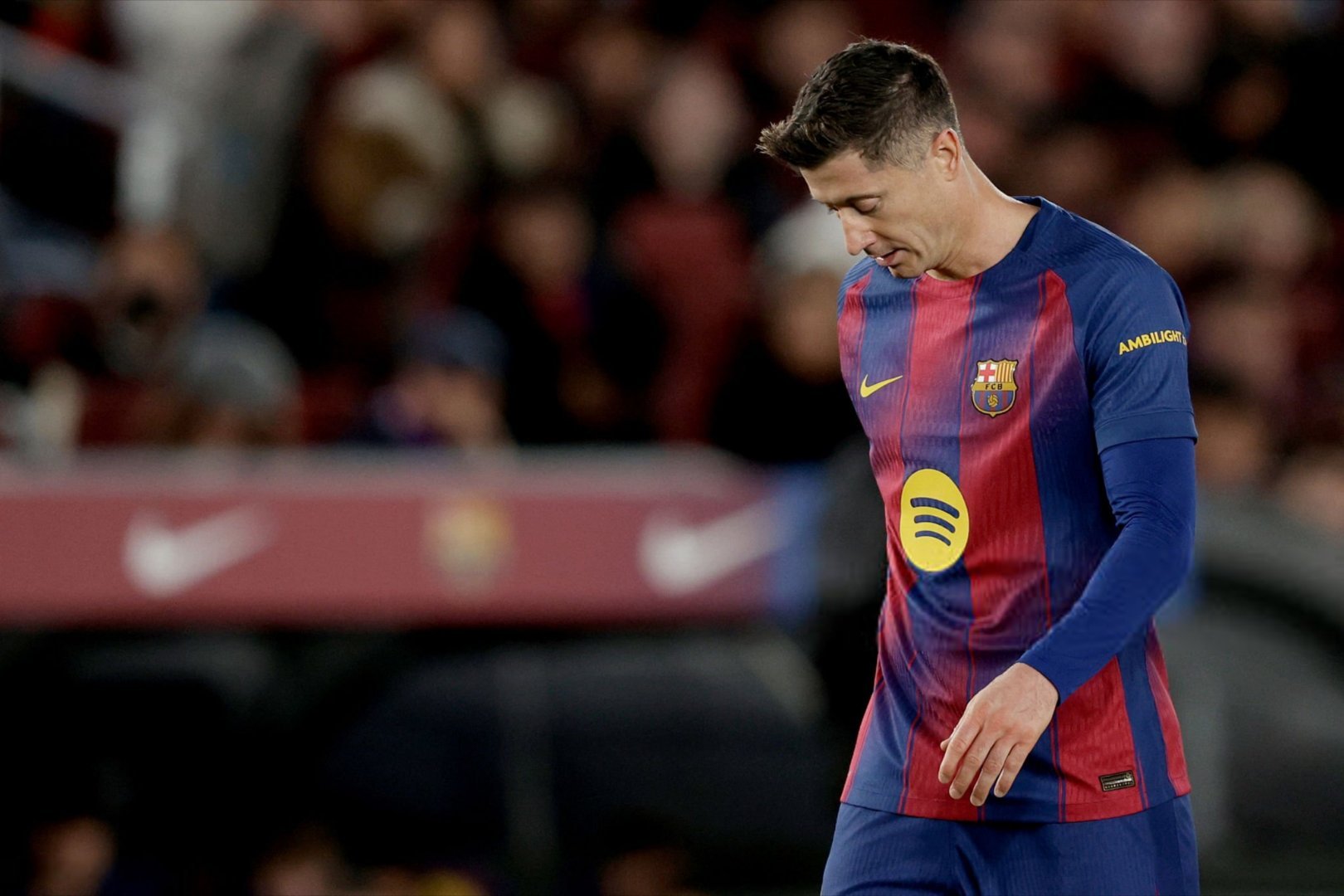 天空体育：巴塞罗那的首要任务是在明年夏天签下一名新前锋，以取代莱万多夫斯基🔴?