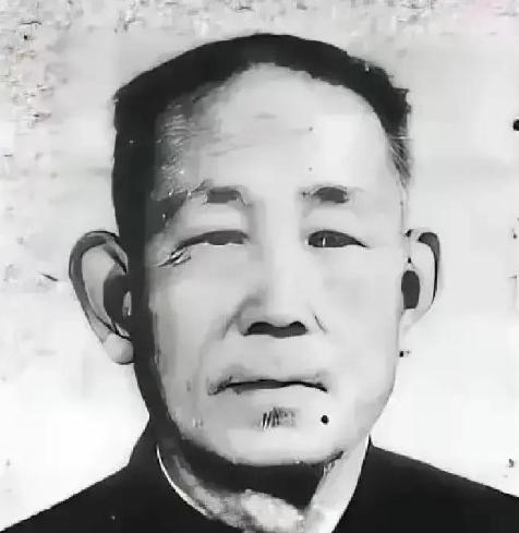 1944年，伪军旅长莫正民见日军大势已去，决定率部起义反正加入八路军，谁知这时，