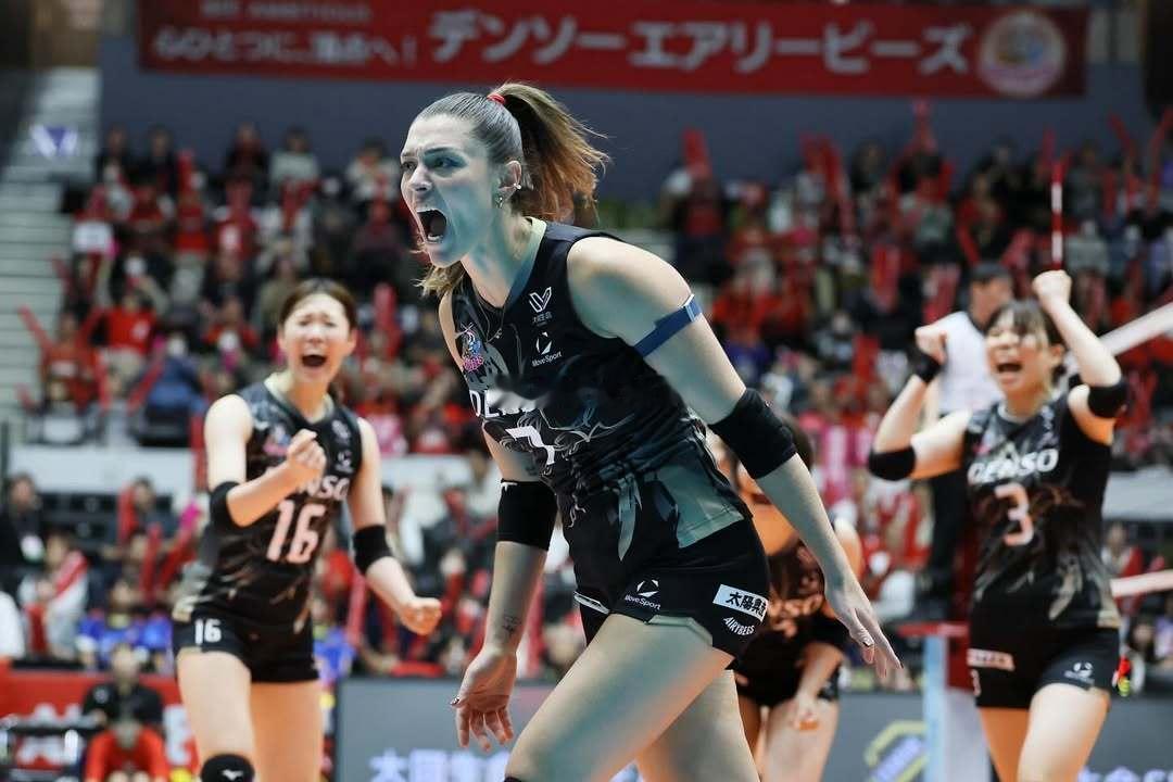 【技术统计】2025-2026日本女排联赛常规赛第一轮B蜜蜂电装3-0滋贺东丽箭