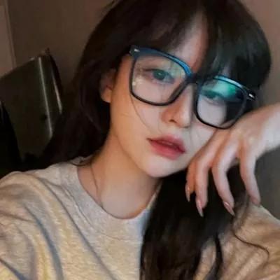 复古蓝框眼镜，优雅又有个性，时尚又百搭！复古眼镜写真 文艺黑框眼镜 复古斯文眼镜