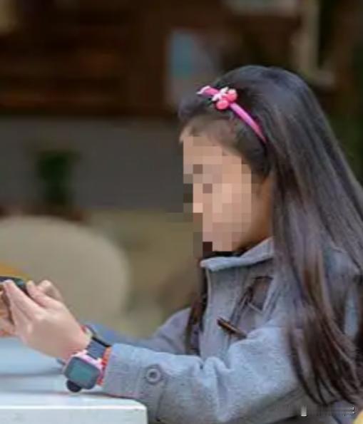 安徽淮南，光棍男子有个见不得光的癖好，爱和少女私密网聊，他装作同龄人说要和她谈恋