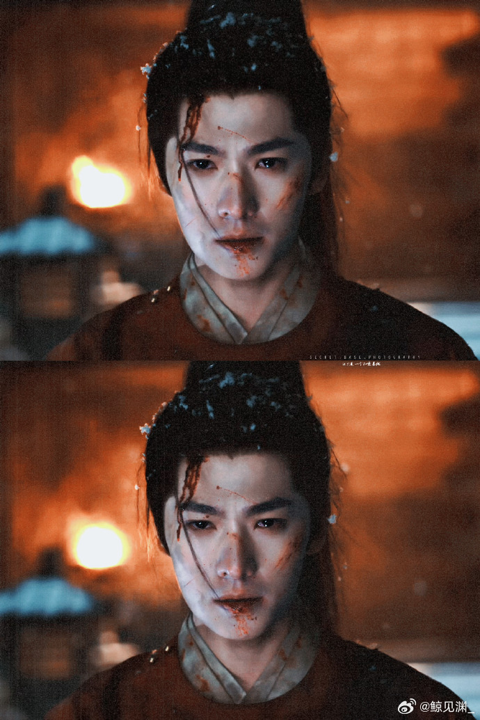 杨洋给我开悲伤共享了彻底读懂什么叫无声胜有声，杨洋演的展昭难过到极致，依旧维持着