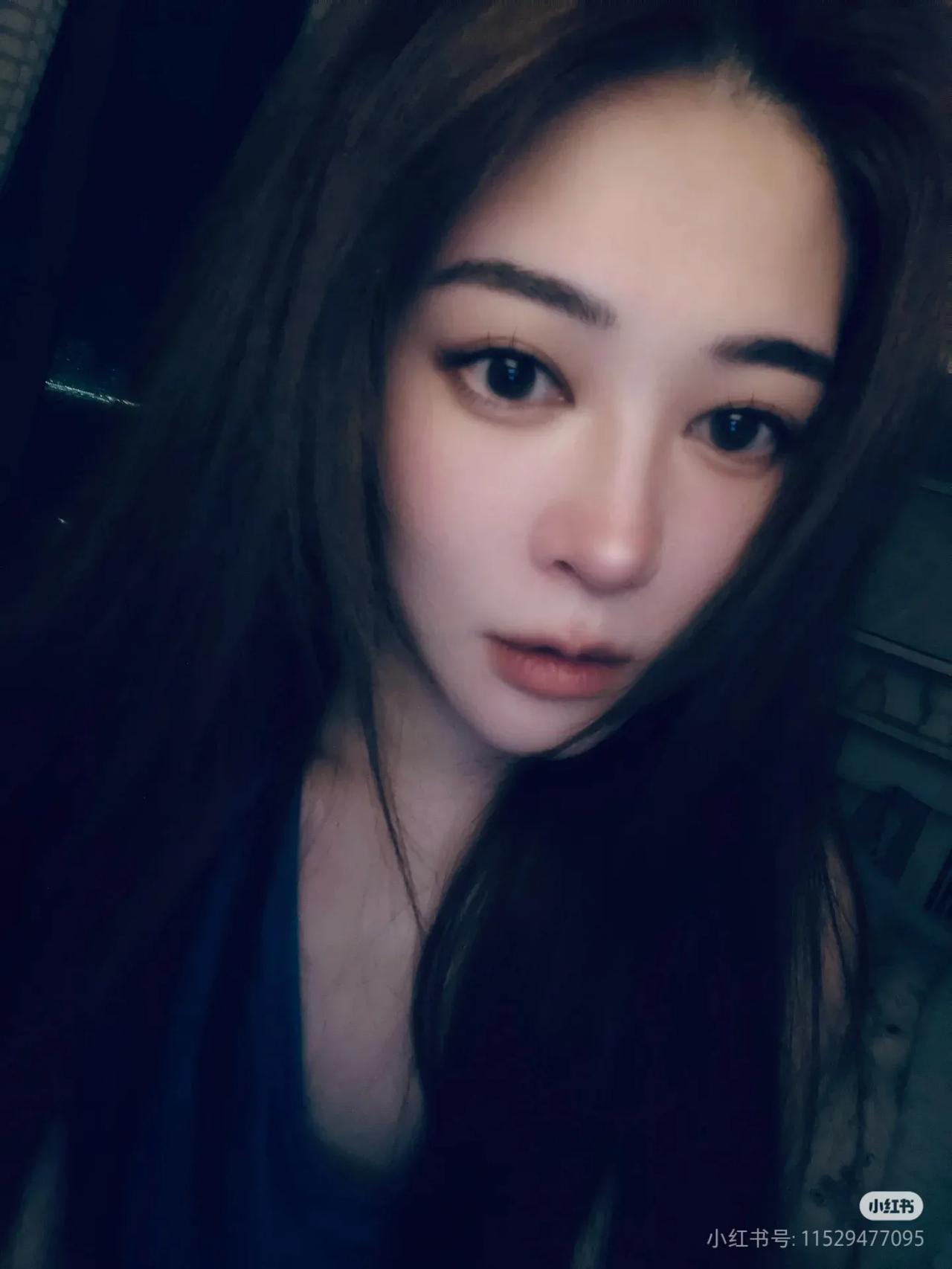 话说香港近几年就推出了许多样靓身材正，气质也相当不错的新晋博主，而fionbab