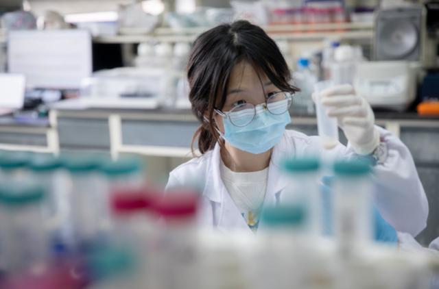 降低80%住院及死亡率！清华大学发布抗新冠特效药研发成果