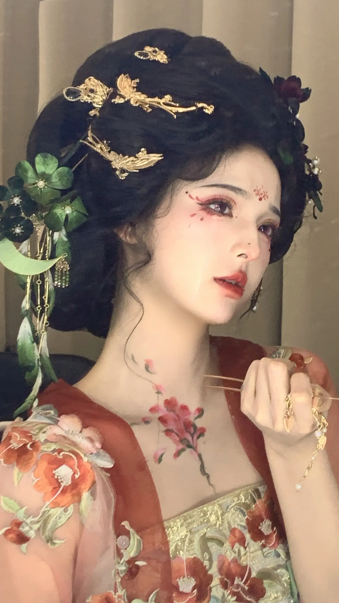 “姐姐若狠不下心做这恶人，便交予我来做”
“你知道的，只要能复仇，无论以什么方式……”
——————————————————
💄：
