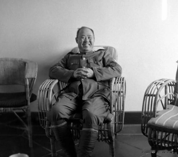 1949年，新中国刚成立不久，毛主席发现了一件怪事：在众多部委提交的文件中，唯独